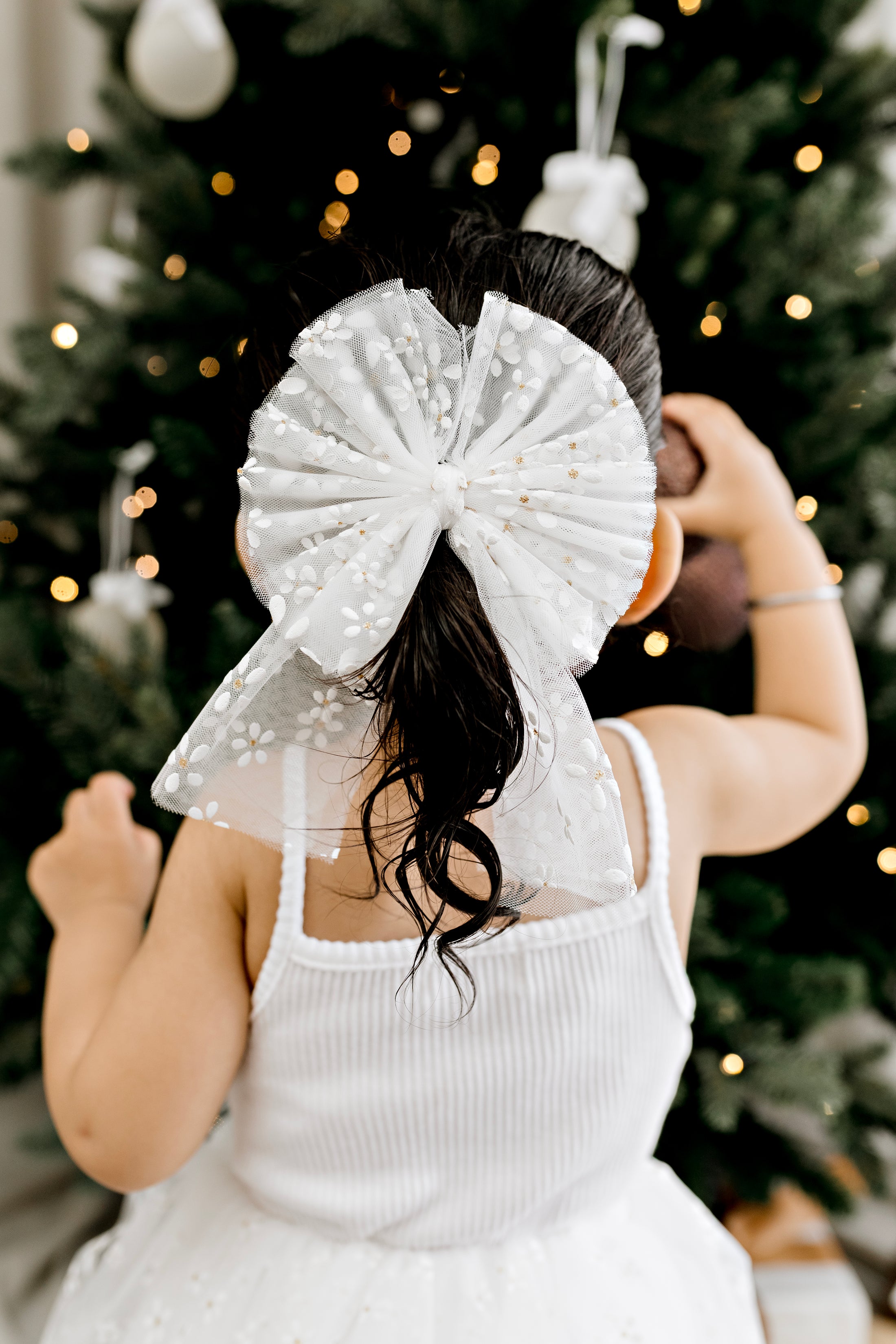 Large Tulle Sailor Bow - Golden Daisies