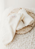 Load image into Gallery viewer, Luxe Bamboo baby cloths - with bag
